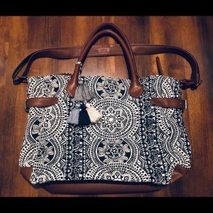 Maurices fashion design purse. Used twice. EUC